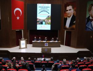 Prof. İpşirli, Balkan sempozyumunda Osmanlı ulemasının rolünü anlattı