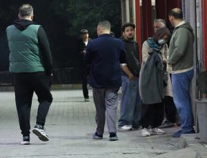 Sahilde korkunç kavga! Kopan kulak parçası kayıp
