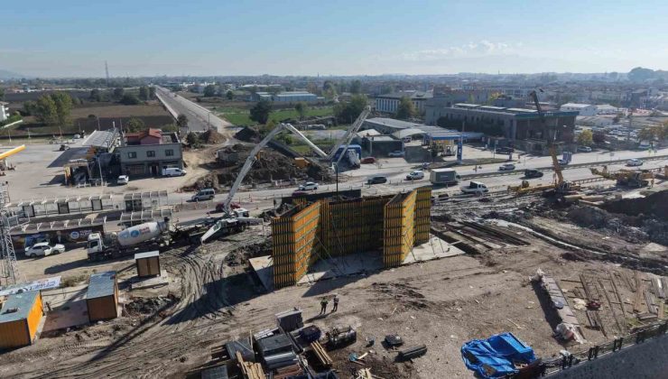 Sakarya’da Kuzey Köprüsü’nün ilk ayağında beton dökümü yapıldı