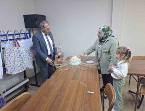 Sarıgöl İlçe Milli Eğitim yöneticileri Halk Eğitimi Merkezini ziyaret etti