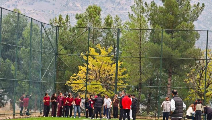 Sason’da 110 öğrenci Cumhuriyet Kupası atletizm yarışlarında mücadele etti