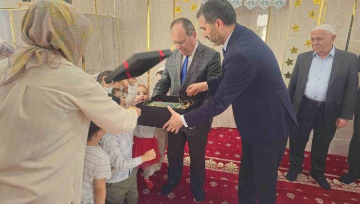 Silopi’de 4-6 yaş Kur’an kursu öğrencileri bedi besmele töreninde harfleri okudu