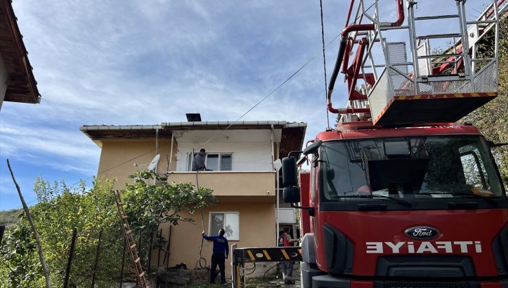 Sinop Saraydüzü’nde cami lojmanında çıkan yangın hasara neden oldu