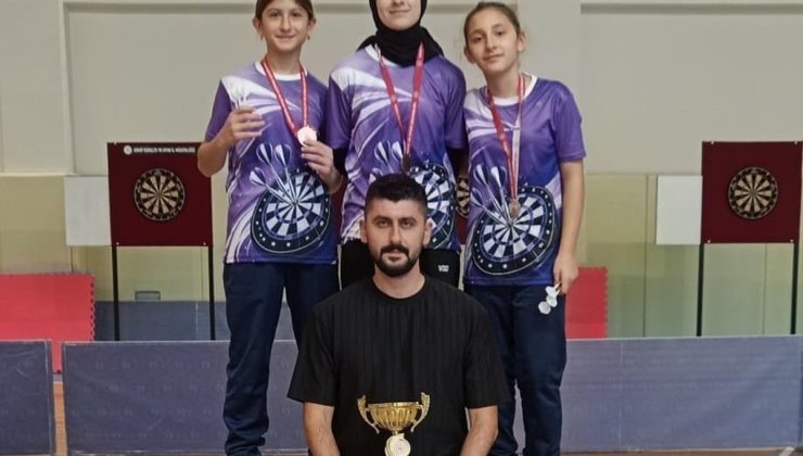 Sinop Türkeli Ayaz Ortaokulu Kız Dart Takımı, üst üste dördüncü kez il şampiyonu oldu