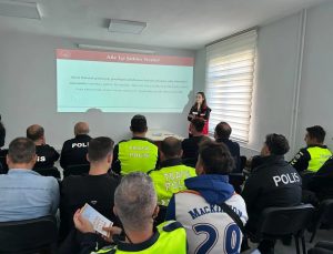 Sinop’ta emniyet personeline 6284 kapsamında kadına şiddet bilgilendirmesi yapıldı