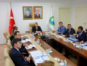 Sinop’ta sosyal yardım vakıflarının performansı Vali Özarslan başkanlığında görüşüldü