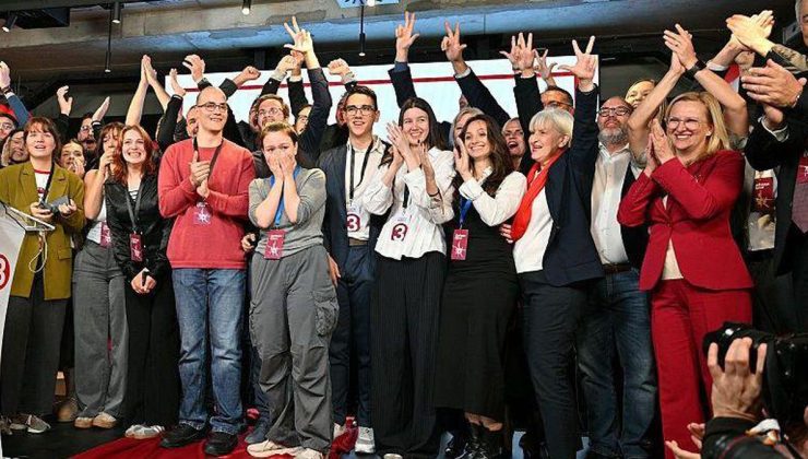 Sırbistan’da Öğrenci Listesi seçimi kazandı, Vucic’in 14 yıllık iktidarı bitti