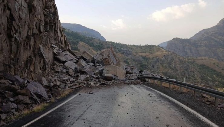 Şırnak-Beytüşşebap yolu kaya düşmesiyle kapandı, can ve mal kaybı yaşanmadı