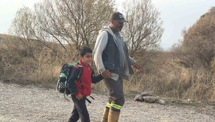 Sivas Kangal’da Kaymakamlık engelli öğrenci için 5 kilometrelik yolu iyileştiriyor