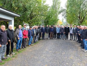 Sivas Valisi Şimşek, İmranlı’da köy ve esnaf ziyaretlerinde talepleri dinledi
