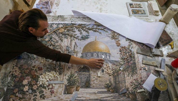 Suriye’ye dönen 85 yaşındaki mozaik ustası Barini, atölyesini yeniden kurdu