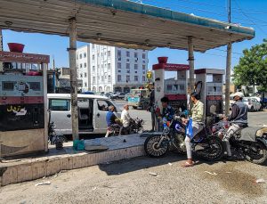 Taiz’de ikmal yollarının kapanması diyaliz seanslarını 2,5 saate indirdi