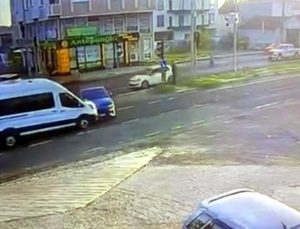 Tekirdağ Ergene’de otomobil ile işçi servisi çarpıştı, 2 kişi yaralandı