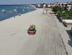 Tekirdağ sahillerinde yaz boyunca 210 ton deniz çöpü ve 13 bin 860 ton yosun toplandı
