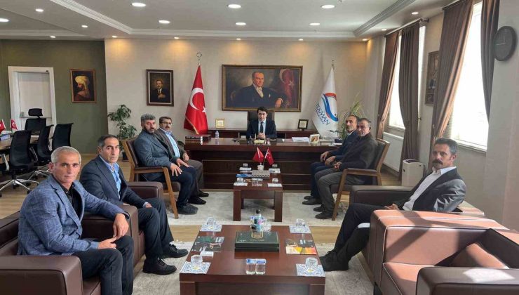 Tekman’da Muhtarlar Günü töreni yapıldı, Kaymakam muhtarları köprü olarak gördü