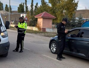 Tekman’da polis ve jandarma okul çevresi ve trafikte 7 gün 24 saat denetim yapıyor