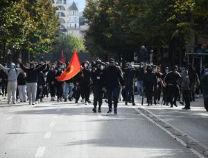 Tiran’da üniversite öğrencilerinin gösterileri üçüncü gününde de sürüyor