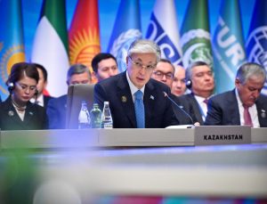 Tokayev, Bakü’deki CICA zirvesinde Asya’nın güçlü kurumlara ihtiyaç duyduğunu söyledi