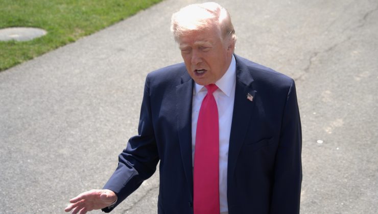 Trump İran’a saldırıların sürebileceğini, nükleer silaha izin vermeyeceğini açıkladı