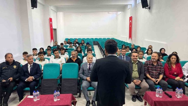 Türkeli Kaymakamı, YKS’ye hazırlanan 12. sınıflarla görüş alışverişinde bulundu