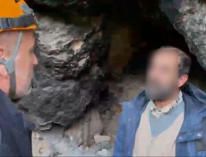 Uludağ’da mağaraya sığınan yaşlı adama dağcılar battaniye ve yiyecek ulaştırdı