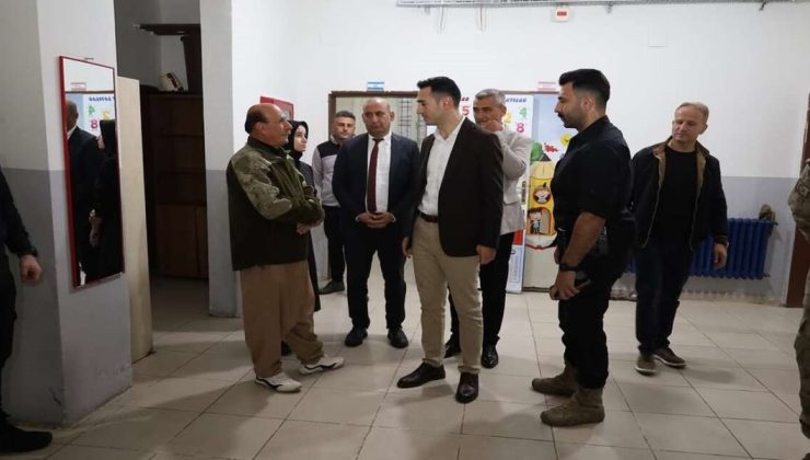 Uludere Kaymakamı Kaya, Ortabağ İlk ve Ortaokulunun ihtiyaçlarını yerinde inceledi