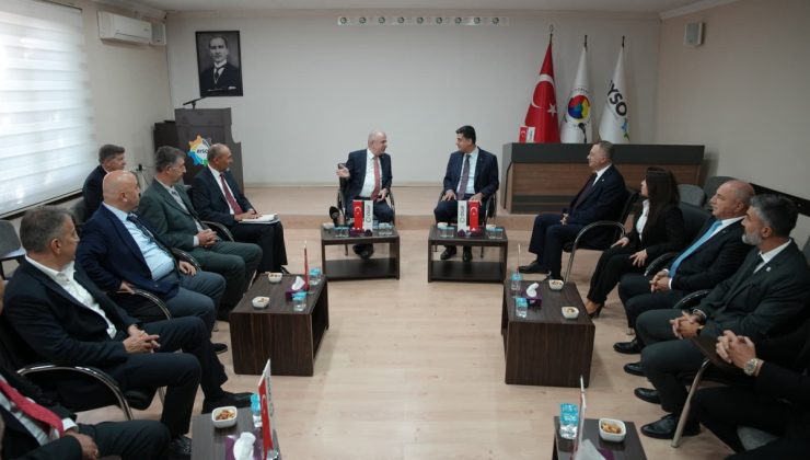 Ümit Özdağ, Aydın’da sanayi odası ve vakıf ziyaretlerinin ardından esnafla buluştu