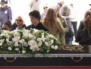 Ünlü şarkıcı Alpay Nazikioğlu, 91 yaşında Ankara’da toprağa verildi