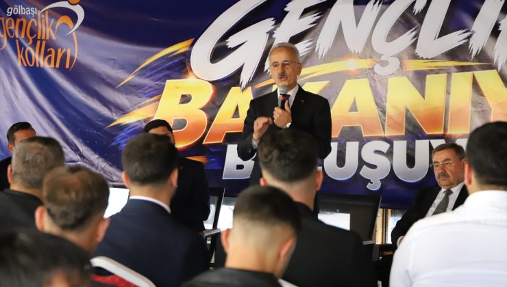 Uraloğlu, Gölbaşı Gençlik Buluşması’nda gençlerle bir araya geldi