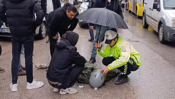 Yağmur altında yaptığı hareket karşılıksız kalmadı! Kadın polise anlamlı ödül