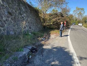 Zonguldak’ta aşırı yağış sonrası istinat duvarı çatladı, yolda heyelan başladı